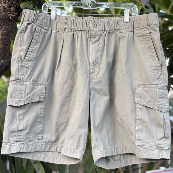 Tommy Bahama Big & Tall Survivor E-Waist Cargo Shorts - Picture 2 of 11